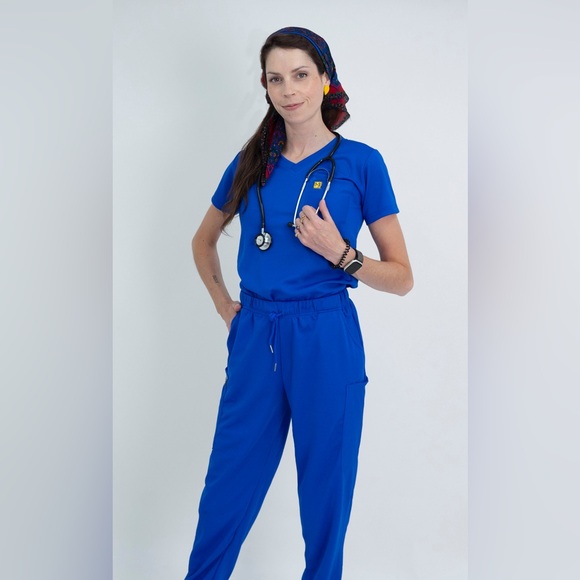 EXTRA SMALL Size Drifit Top and Jogger Scrub Set - Picture 4 of 13